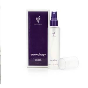 Younique rosewater 💦 toning spritz